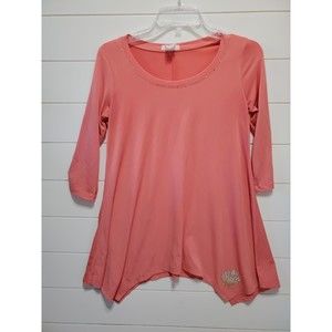 Sue who women size S 3/4 sleeve coral shark bite athletic top seashell embellish